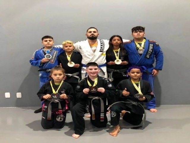 Jovens Garibaldenses conquistam 7 medalhas em evento de Jiu Jitsu!