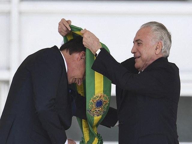 Temer no decidiu apoiar Bolsonaro, presidente questiona primeiro turno sem provas e mais