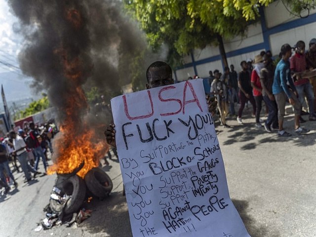 Contra interveno militar internacional, haitianos vo s ruas