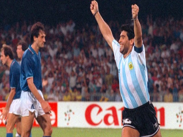 Sob golpes do neoliberalismo, Argentina vive sua primeira Copa sob a memria de Diego Maradona