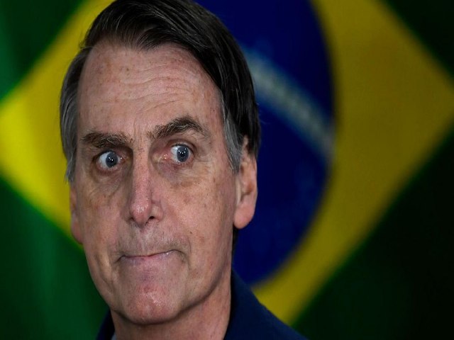 Bolsonaro ir para resort de luxo e no passar faixa para Lula