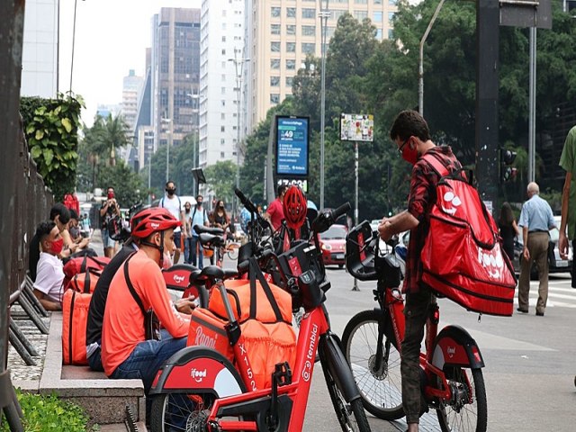 Estudo indito investigar falta de direitos para trabalhadores de aplicativos