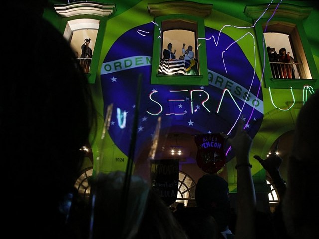 PT confirma atos em ao menos 10 pases em defesa da democracia brasileira