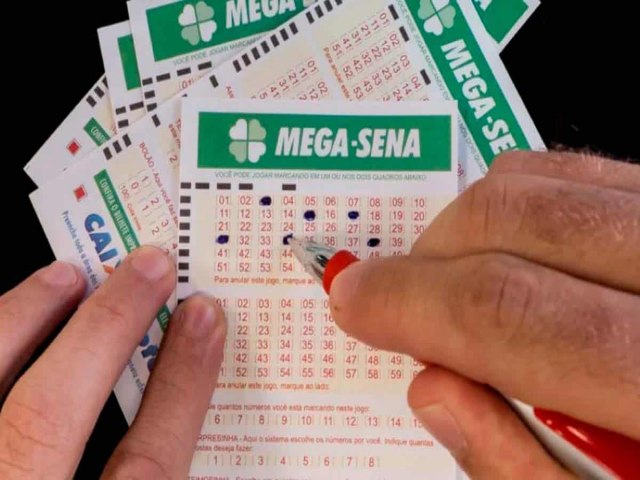 Mega-Sena acumula e poder pagar R$ 135 milhes