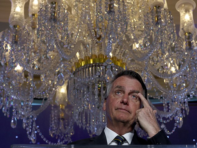TCU manda Bolsonaro devolver joias, federao entre PP e Unio Brasil morre na praia e mais