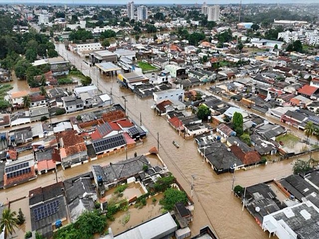 Chuvas causam destruio no Norte e Nordeste e deixam milhares de desabrigados