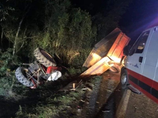 Condutor de trator morre no hospital aps coliso contra caminhonete na ERS-122 na serra gacha