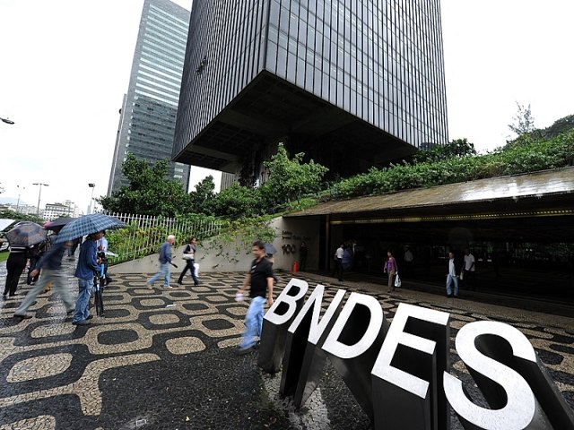 BNDES vende aes da Petrobras por R$ 22 bi e perde R$ 20 bi em dividendos