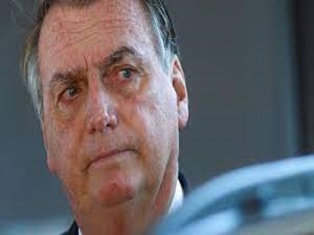Bolsonaro inelegvel: entenda o que acontece com o ex-presidente aps a condenao no TSE