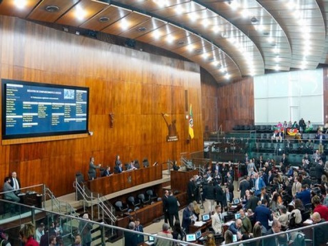 Deputados estaduais aprovam duas propostas que dificultam mudanas no Hino do RS