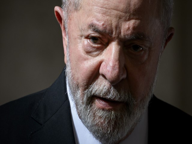 Lula conversa com presidente de Israel e pede corredor humanitrio