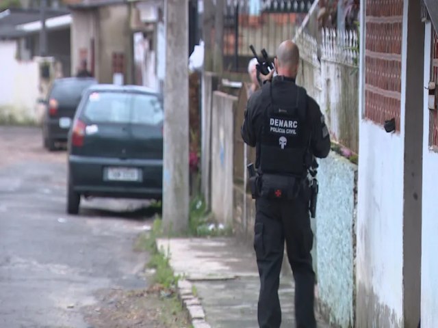 Grupo de Porto Alegre suspeito de envolvimento em 100 mortes  alvo de operao policial no RS