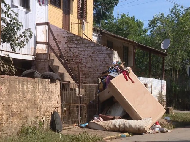 Casa que foi elevada em 70 cm aps enchente no RS  novamente invadida pela gua