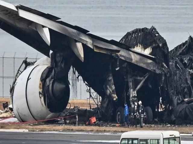 Piloto de avio que colidiu no Japo no percebeu incndio at tripulantes avisarem
