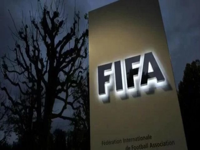 Fifa deve anunciar fase de teste do carto azul no futebol profissional