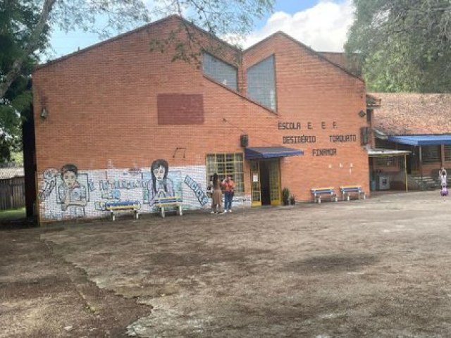 Falta de gua h uma semana afeta aulas e deixa sem merenda alunos em escola estadual da zona leste de Porto Alegre