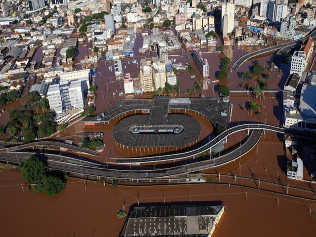 Porto Alegre esvazia bairros aps falha em sistema de escoamento, e nmero de desabrigados dobra no RS