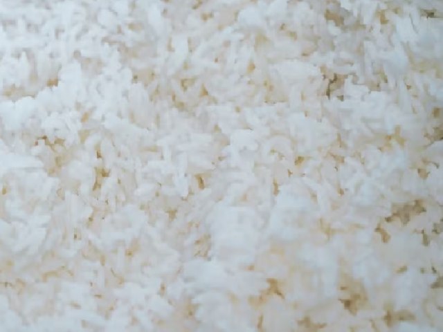 Arroz importado por governo ser vendido ao consumidor por at R$ 4 o quilo, diz Conab