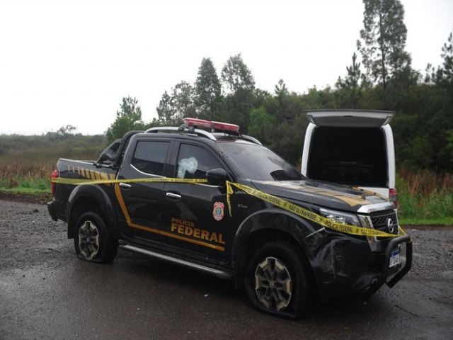 Carro-forte atacado por criminosos no aeroporto de Caxias transportava cerca de R$ 30 milhes