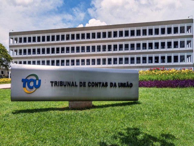 Deciso de contingenciar gastos gera embate no governo e preocupao com TCU