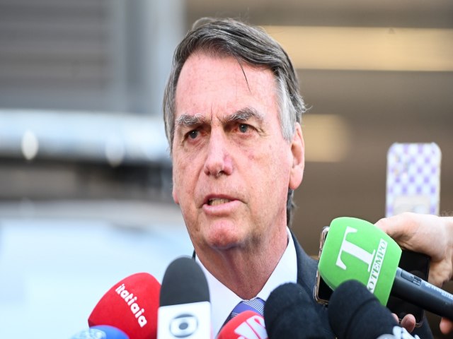 Governo Bolsonaro acionou 15 servidores em operao 'desesperada' por joias, diz PF