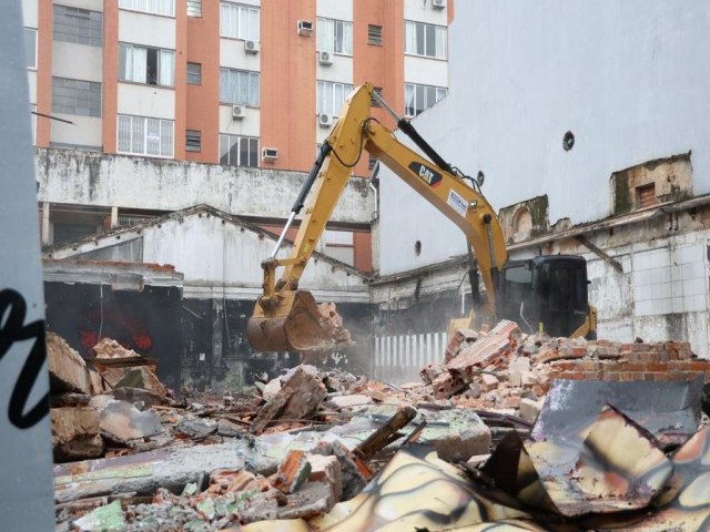 Fachada da boate Kiss  demolida em Santa Maria