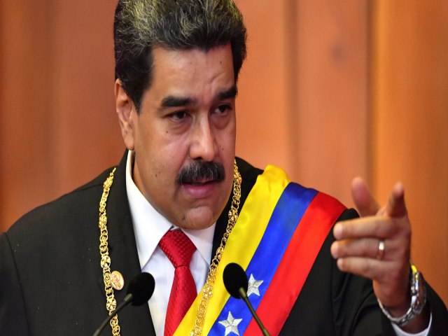 Maduro deleta WhatsApp de seu celular e pede que apoiadores faam o mesmo