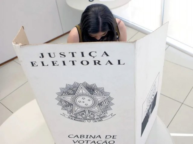 Dos 29 partidos brasileiros, 12 no indicaram mulheres para disputar a prefeitura nas 26 capitais