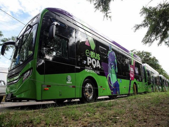 nibus eltricos comearam a rodar em trs linhas de Porto Alegre nesta semana