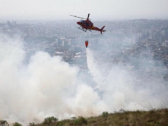 Incndio atinge Morro da Polcia na zona leste de Porto Alegre