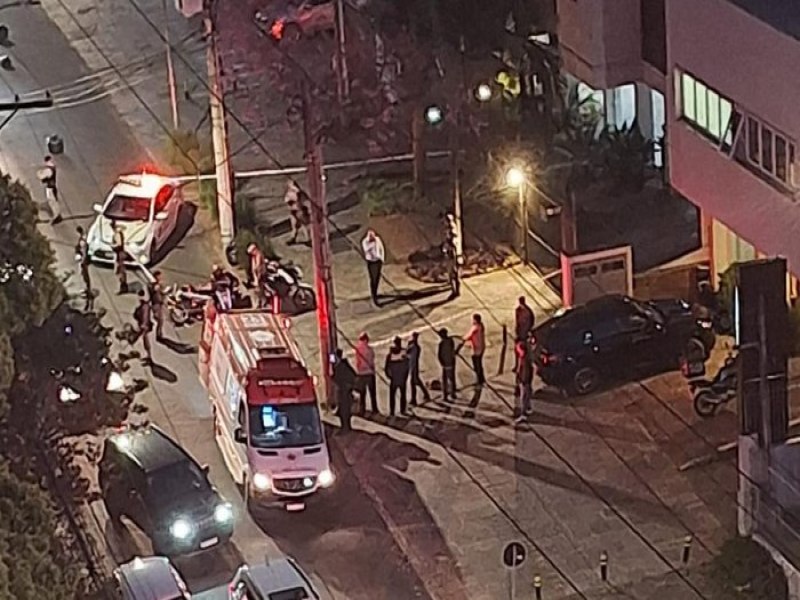 Policial de folga mata assaltante no bairro Petrpolis, em Porto Alegre