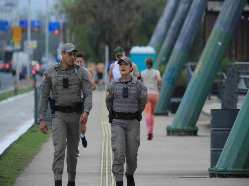 Cmeras corporais: comandante-geral da BM mostra como funciona o equipamento