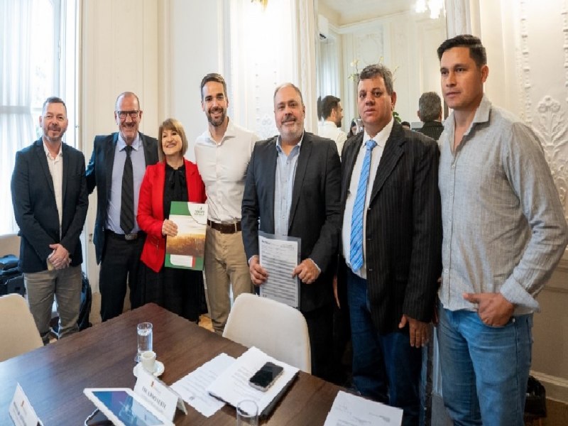 Governador e prefeito de Tenente Portela dialogam sobre demandas em vias e terrenos do municpio