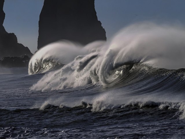 COMO UMA ONDA NO MAR