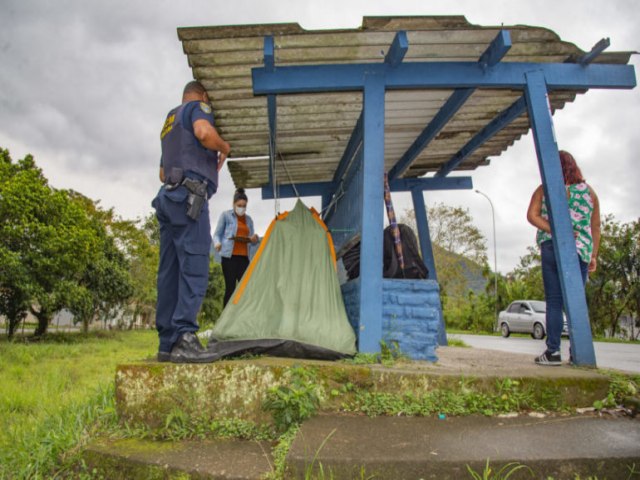 Assistncia Social de Ubatuba realiza abordagens a moradores em situao de rua