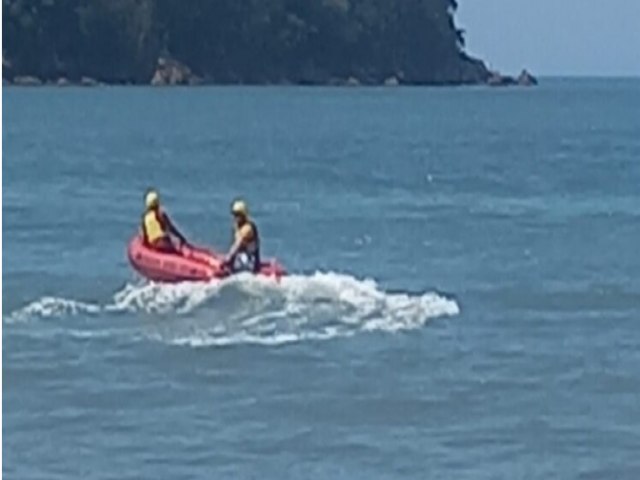 Corpo de jovem que se afogou no Guaruj  resgatado em praia de So Sebastio