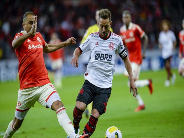 Brasileiro: com time titular, Flamengo encara vice-lder Internacional