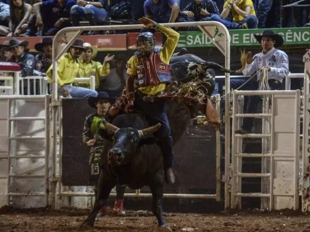 Manobra de vereadores ligados  causa animal faz autor de projeto de lei que libera rodeio retirar de votao em Taubat