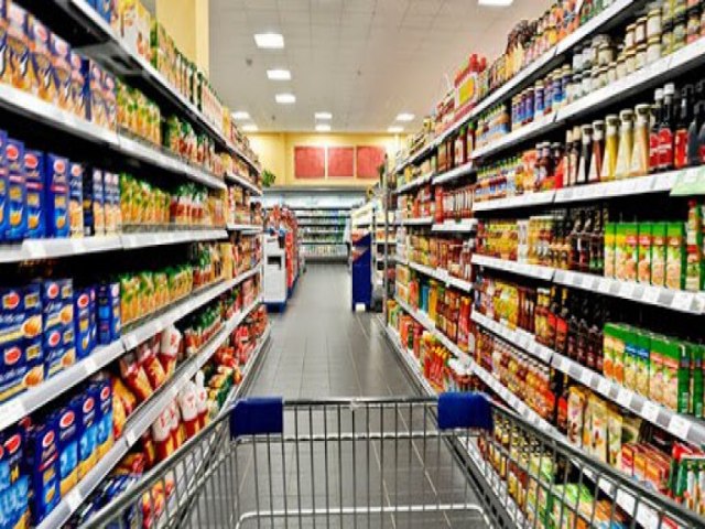 Em estados com bloqueios, faltam itens em 70% dos supermercados