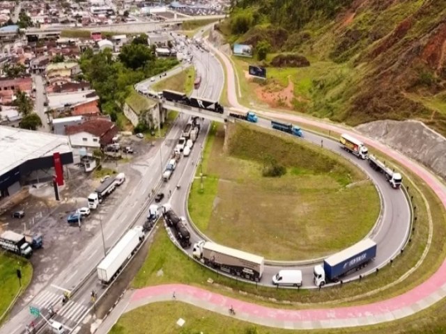 Km 82 da Rodovia dos Tamoios ter interdio nesta sexta-feira