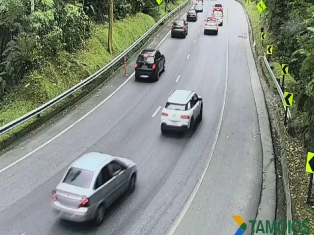 Estradas na RMVale tm grande movimentao no primeiro dia do feriado prolongado