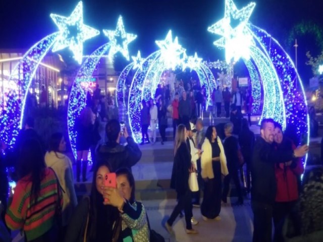 Campos do Jordo acende as luzes de Natal