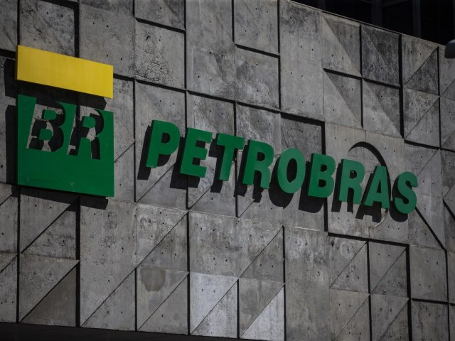 Equipe de transio espera que Petrobras suspenda venda de ativos