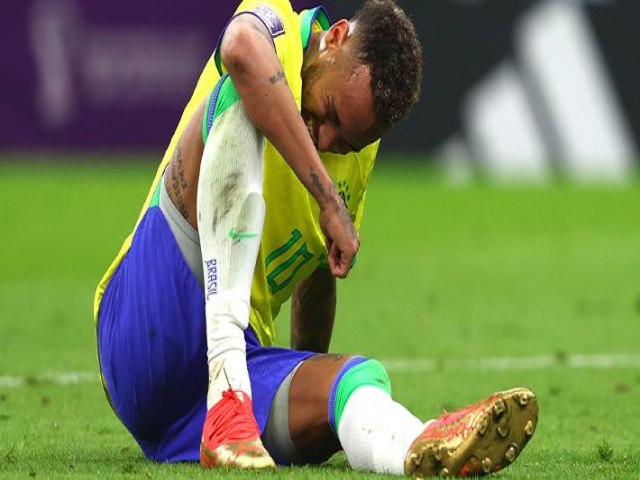 Grave: Neymar e Danilo esto fora da fase de grupos da Copa do Mundo