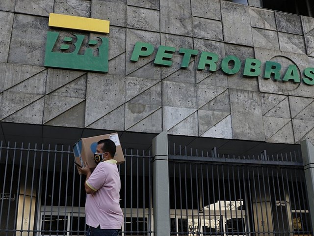 Petrobras perde R$ 103 bi em valor de mercado aps eleio de Lula