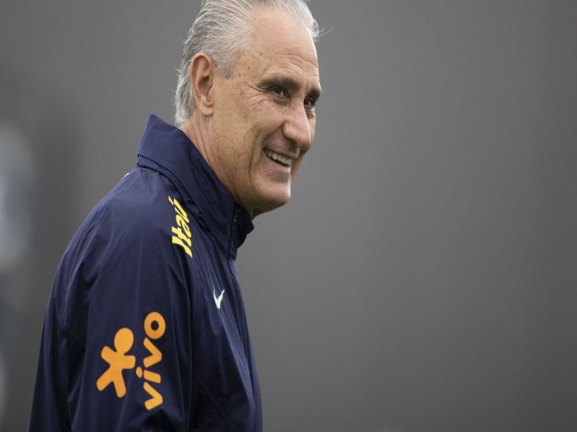 Tite no confirma substitutos de Danilo e Neymar em jogo contra Sua