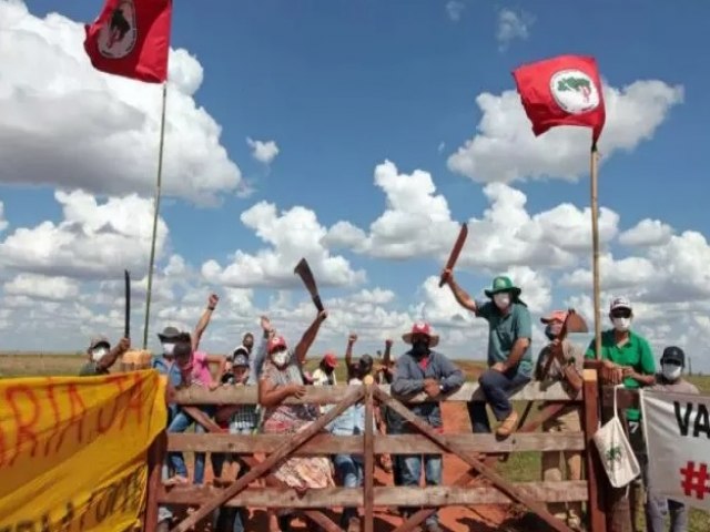 MST invade fazendas e d prejuizo para produtores de leite