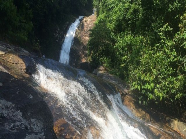 Homem morre afogado em cachoeira na praia de Boiucanga, em So Sebastio