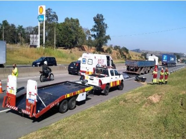 Pedestre morre atropelado na Via Dutra em Taubat