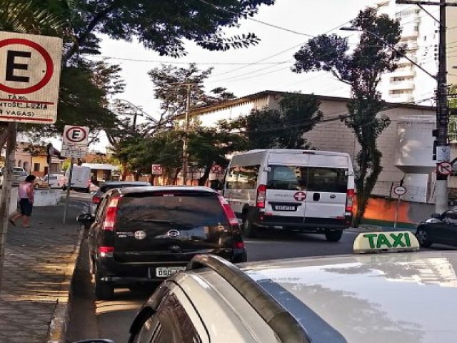 Em Taubat, SEMOB autoriza taxistas a cobrar bandeira 2 de 1 a 31 de dezembro